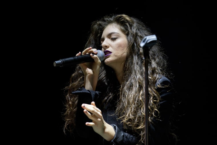 Lorde announces <i>Solar Power</i> release date, 2022 world tour
