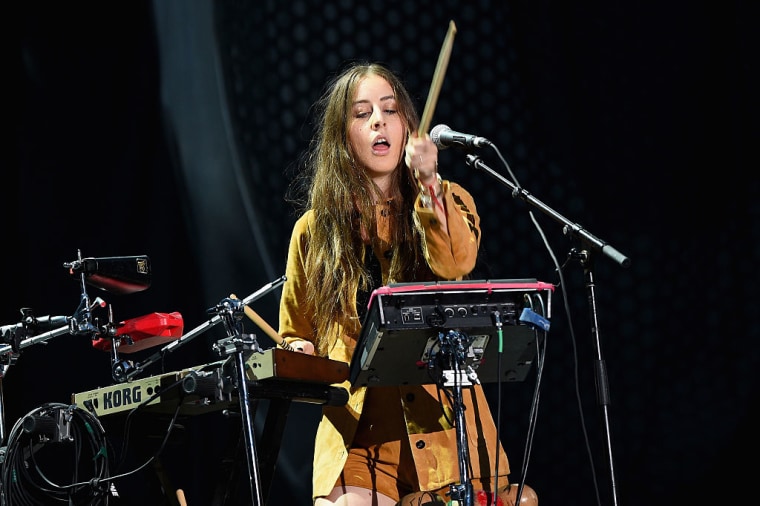 Watch Taylor Swift join Haim on stage at London concert