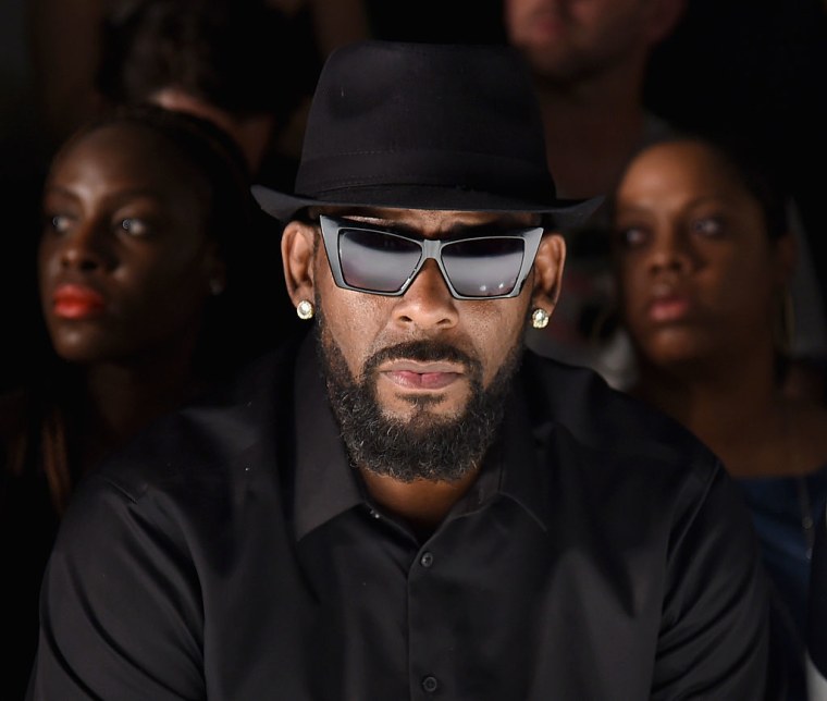 Report: R. Kelly Said He “Raised” A Teenage Member Of His Alleged “Cult”