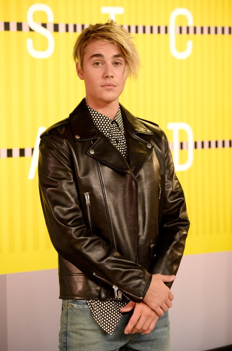 Justin Bieber Is Parting His Hair Differently Tonight