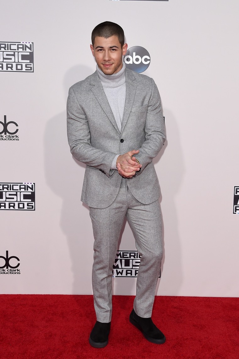 All The Looks You Need To See From The AMAs