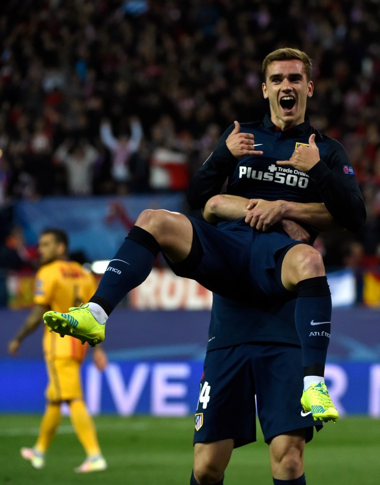 This French Soccer Star Bravely Refuses To Stop Doing “Hotline Bling” Hands