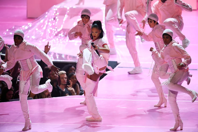 Here's Why Rihanna Had The Best Night Ever At The 2016 VMAs