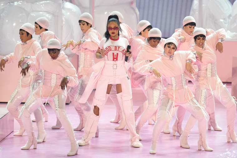 Here Are Rihanna's Dopest Performances, ever