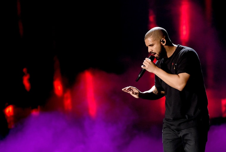 Drake Performed "Back To Back" For The Last Time "Ever” On New Year’s Eve