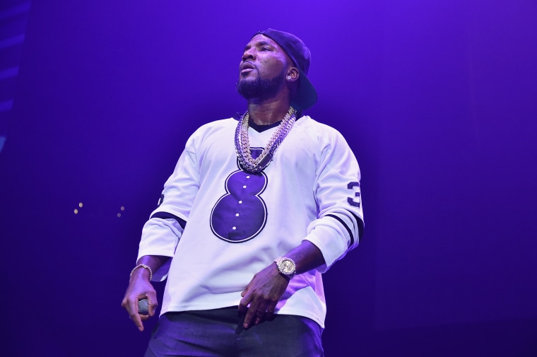 Jeezy helps Georgia family with Thanksgiving after their home burns down