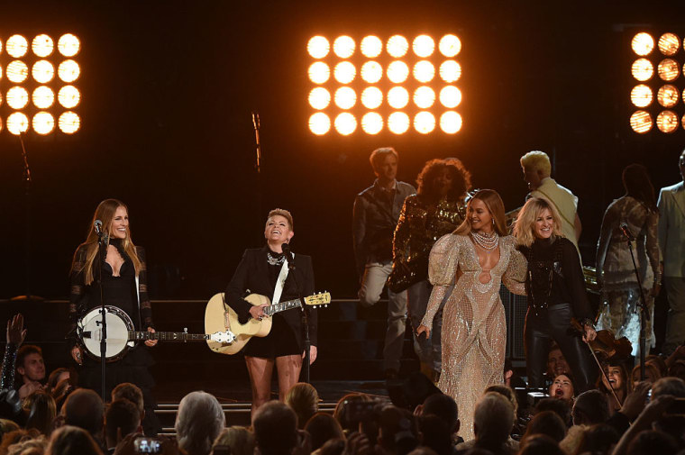 Natalie Maines Clarified That Beyoncé Invited The Dixie Chicks To Perform At The CMAs