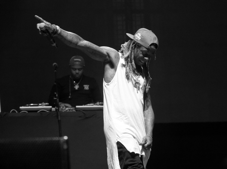 Lil Wayne Hospitalized For Seizures In Chicago