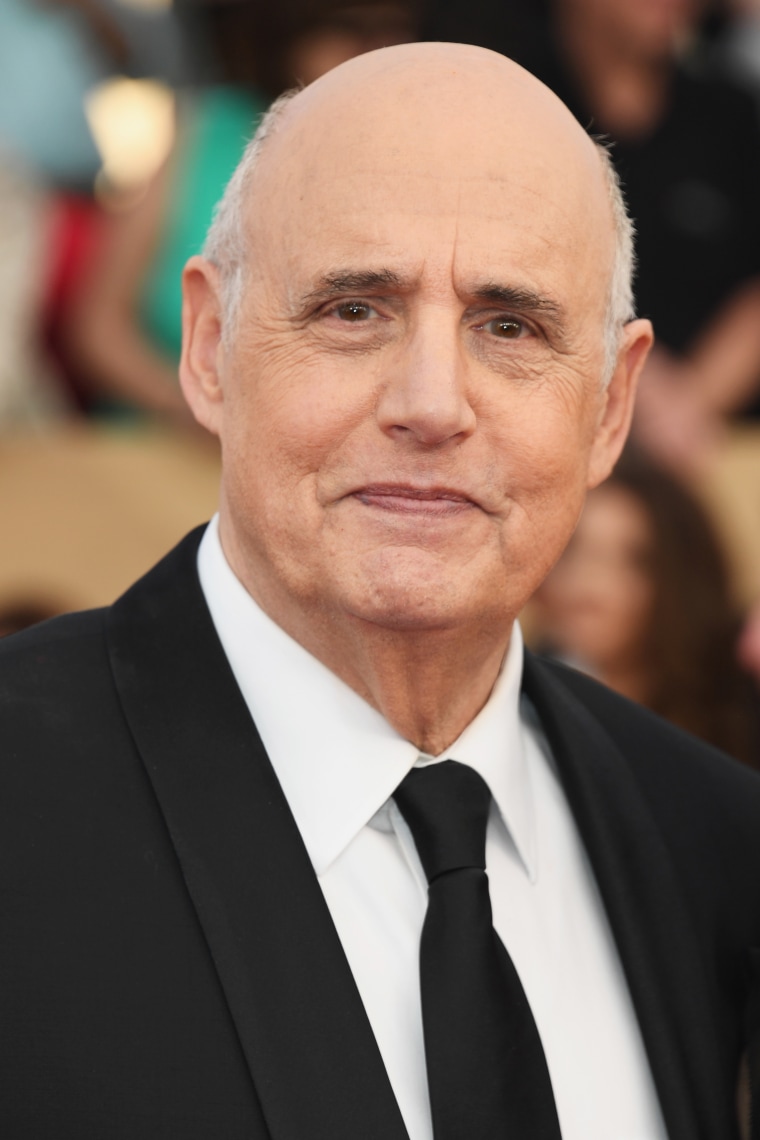 Jeffrey Tambor announces departure from <i>Transparent</i> amidst sexual harassment allegations