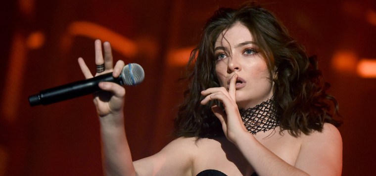 Lorde talks about viral concert shushing videos