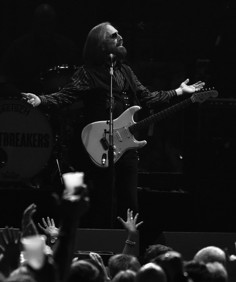 Report: Legendary rock musician Tom Petty has died