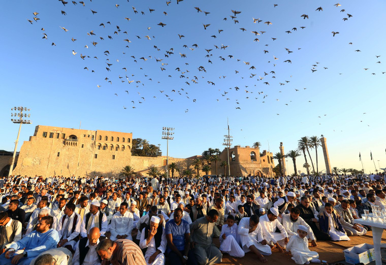 Beautiful Photos Of People Celebrating Eid al-Fitr Around The World
