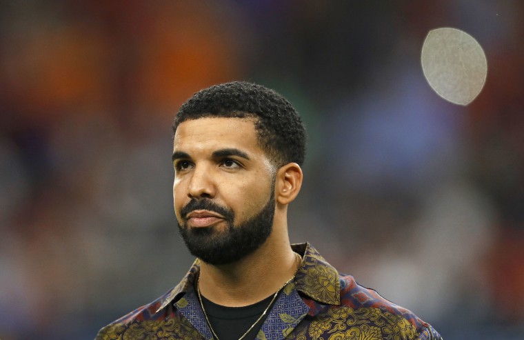 Drake shows off new OVO owl chain