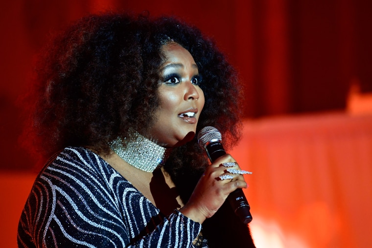 Lizzo apologizes for accusing Postmates driver of stealing her order