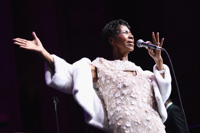 Aretha Franklin honored at Detroit Thanksgiving parade