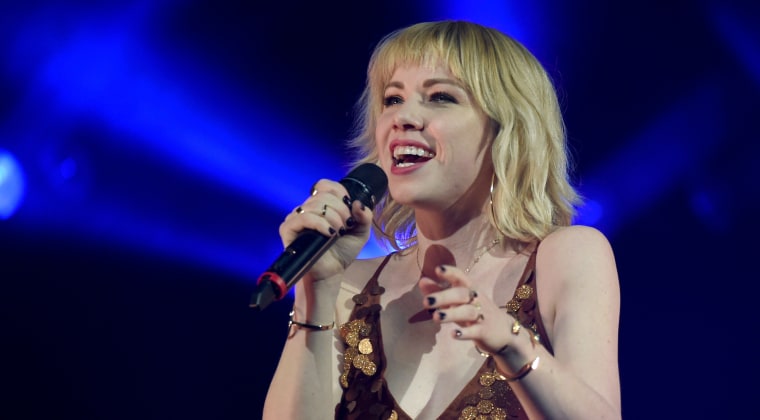 Carly Rae Jepsen performs new song “Western Wind” at Coachella