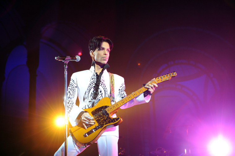 Listen to Prince’s piano demo of “17 Days”