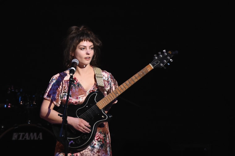 Angel Olsen performs new song “Time Bandits”