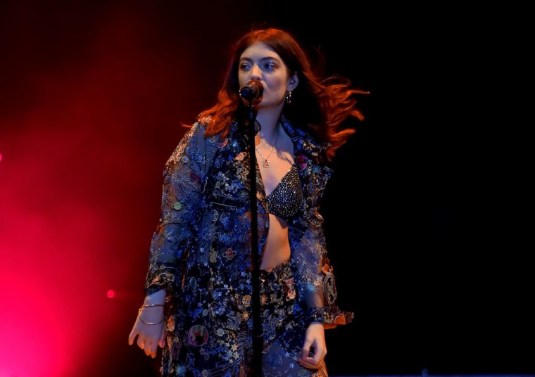 Lorde says her new album is “in the oven”