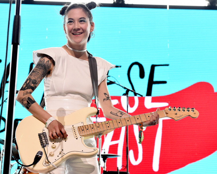 These women artists are rallying against a sexist guitar pedal advert