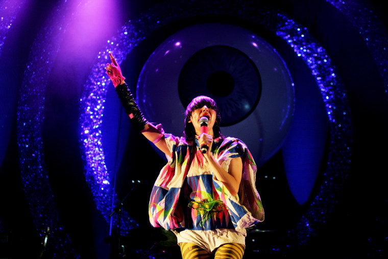 Yeah Yeah Yeahs announce first single in nine years