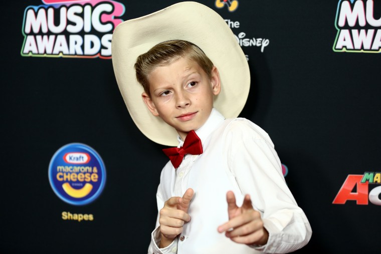 Mason Ramsey releases his debut EP <i>Famous</i>