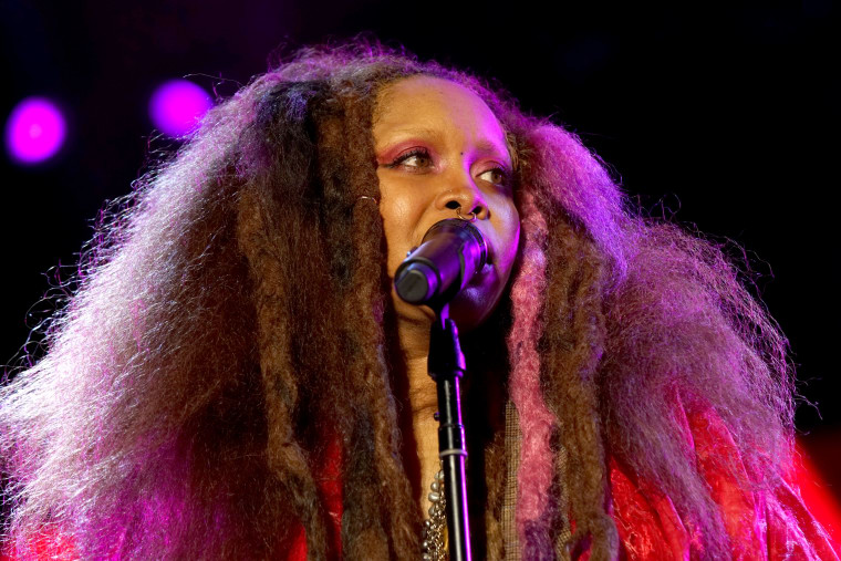 Erykah Badu, Alicia Keys join Kavanaugh protest in Washington