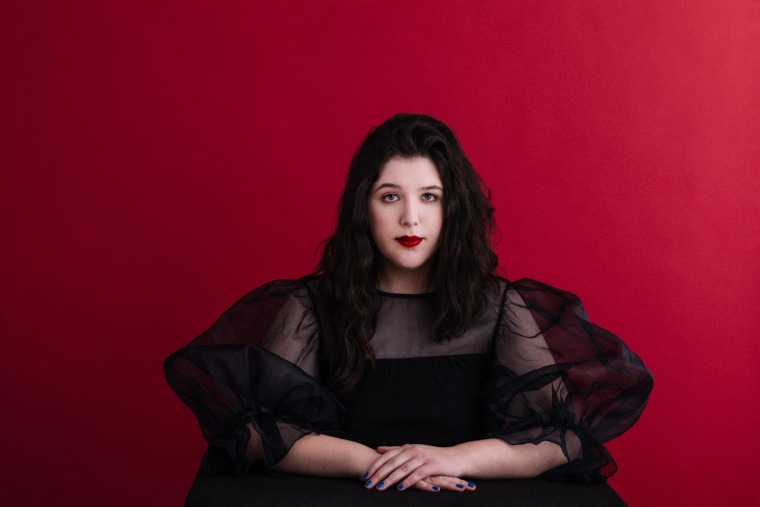 Lucy Dacus announces 2022 tour, shares new version of “Thumbs”