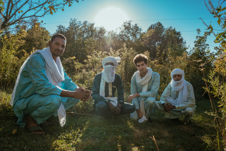 Mdou Moctar discovers the wah pedal on “Nakanegh Dich”