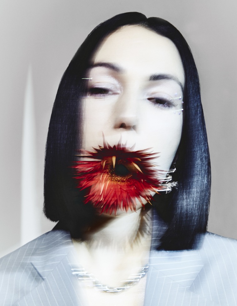 Kelly Lee Owens shares new track “One” with visualizer