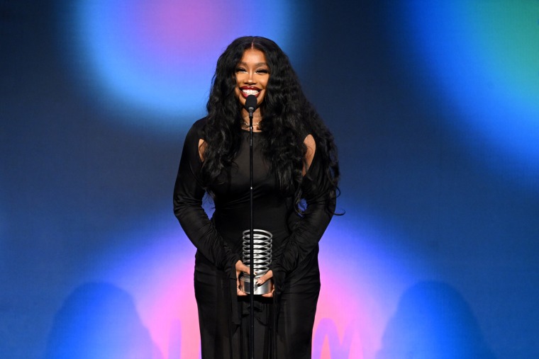SZA cancelled her VMAs performance after Artist of the Year snub, manager says