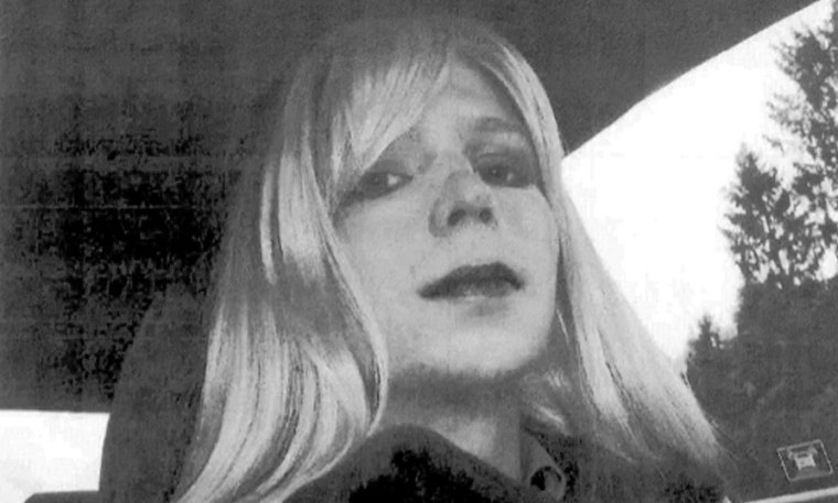 Chelsea Manning Sentenced To 14 Days Solitary Confinement For Suicide Attempt