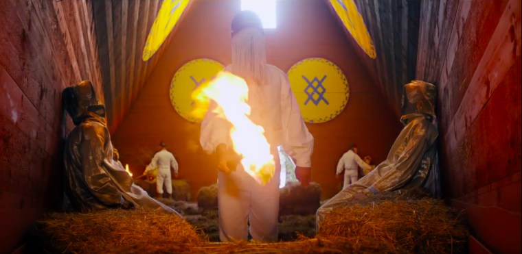 What the hell is going on in the <i>Midsommar</i> trailer?