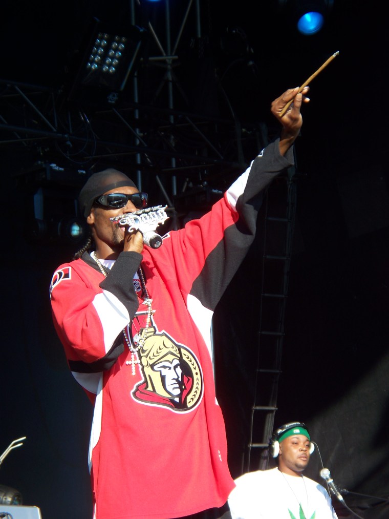 Report: Snoop Dogg joining bid to purchase the Ottawa Senators