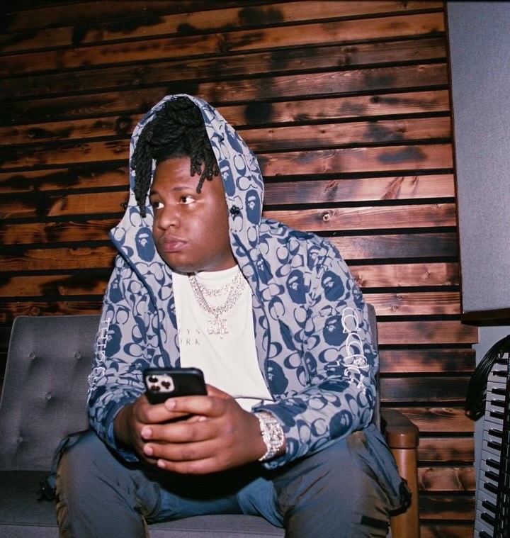 Tay Keith enlists Gunna and Lil Durk for new single “Lights Off”