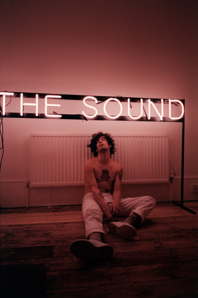 E.U. Commission Deny Matty Healy’s Claims They “Stole” The 1975’s Visual Identity