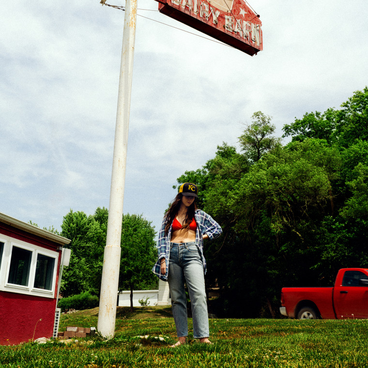 Waxahatchee announces new album <i>Tigers Blood</i>