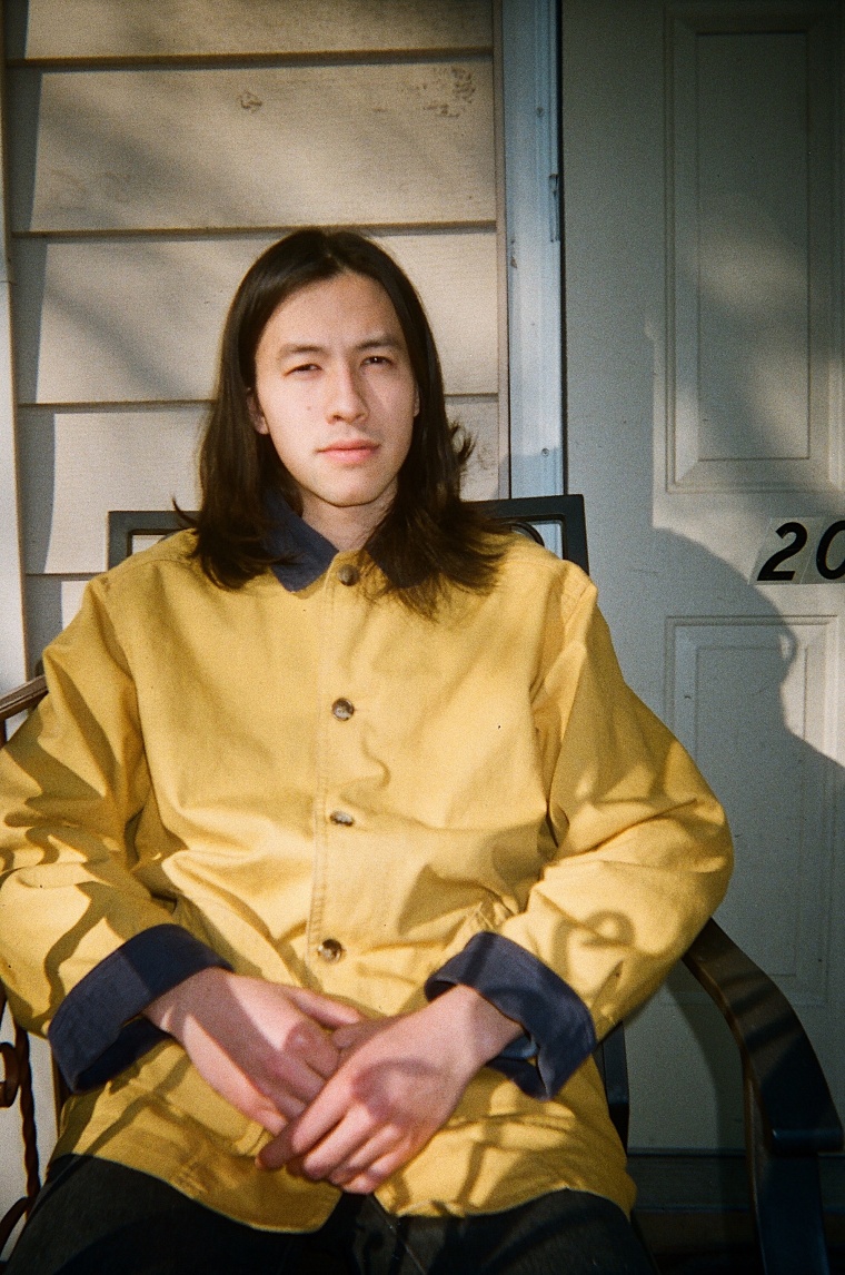 Sen Morimoto is his very own backup band on “People Watching”