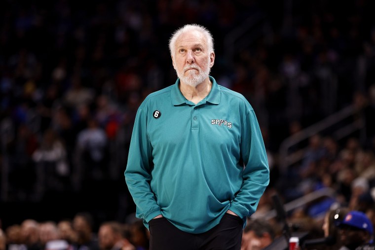 Spurs coach Gregg Popovich calls out lawmakers on lack of gun control