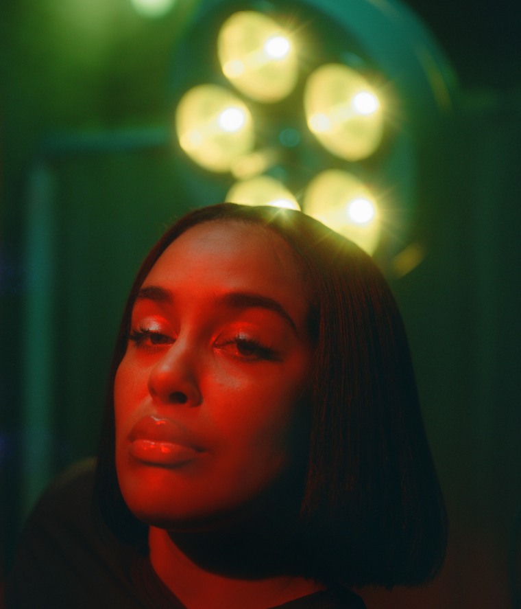 Jorja Smith unveils <i>falling or flying</i> tracklist, shares title track