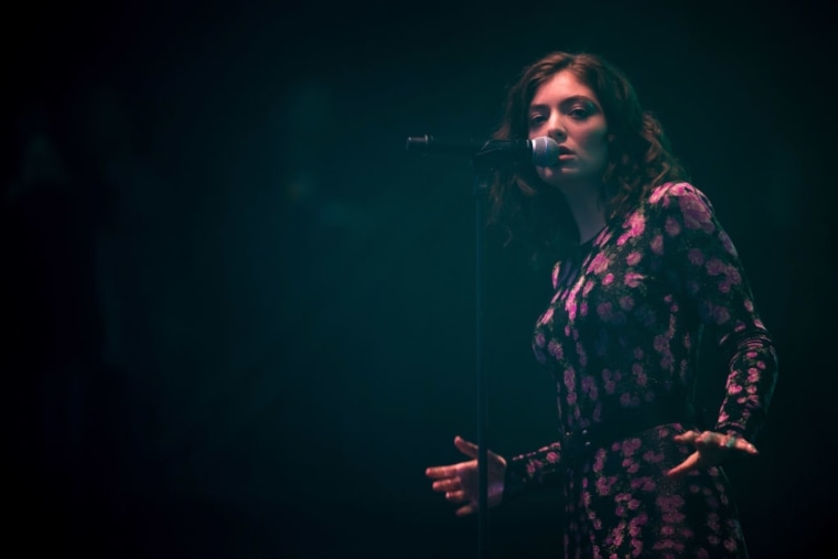 Lorde apologizes for “poorly chosen” Whitney Houston Instagram comment