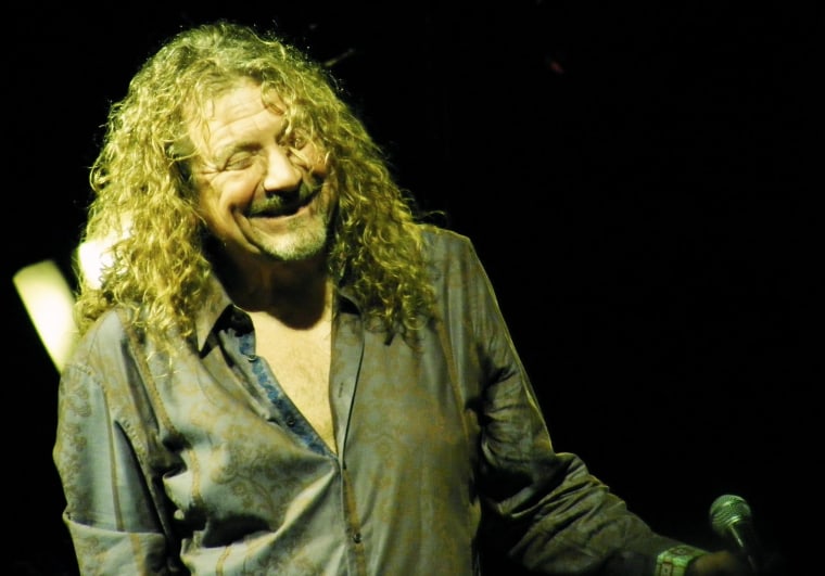 Watch Led Zeppelin’s Robert Plant sing “Stairway to Heaven” for the first time in 16 years