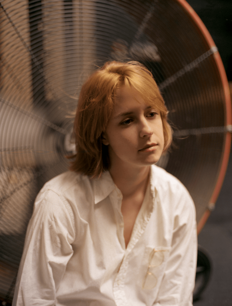 Avalon Emerson sings a new “Karaoke Song”