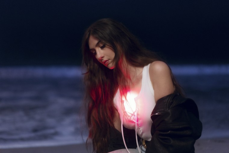 Weyes Blood announces new album and tour, shares “It’s Not Just Me, It’s Everybody”