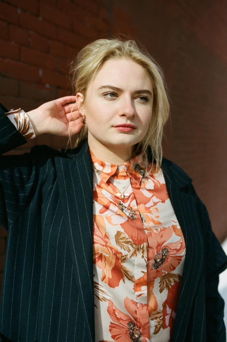 Meet Låpsley, The Teen Ex-Raver Who Found Her Chill