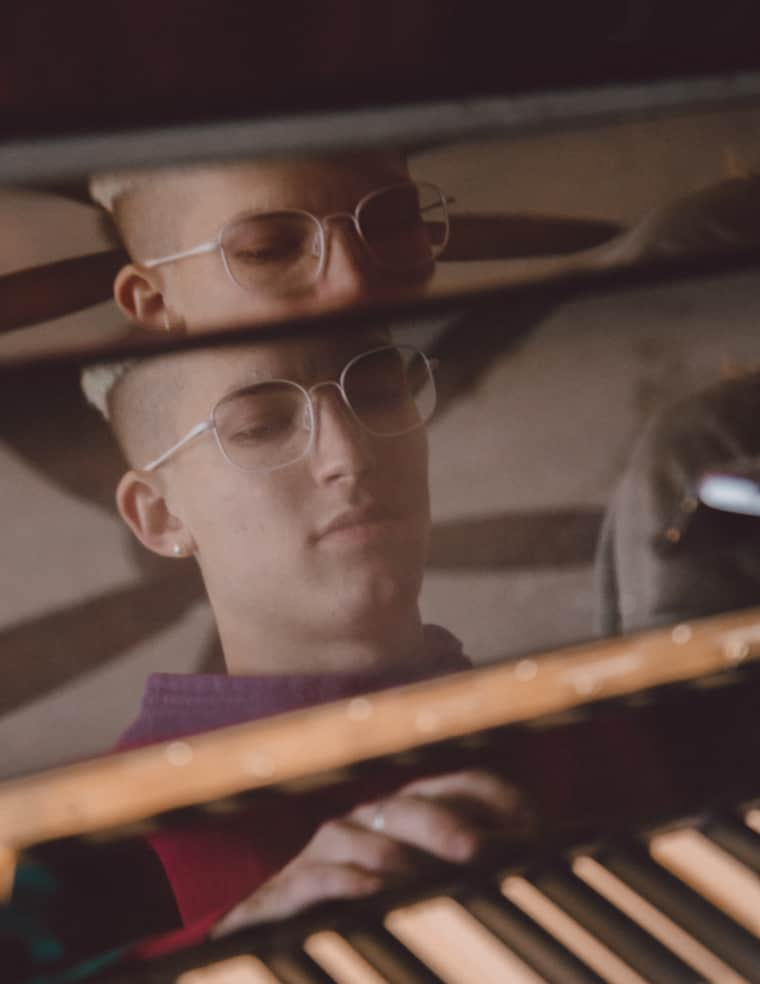 The Formula to Gus Dapperton’s Free-Spirited Dream Pop