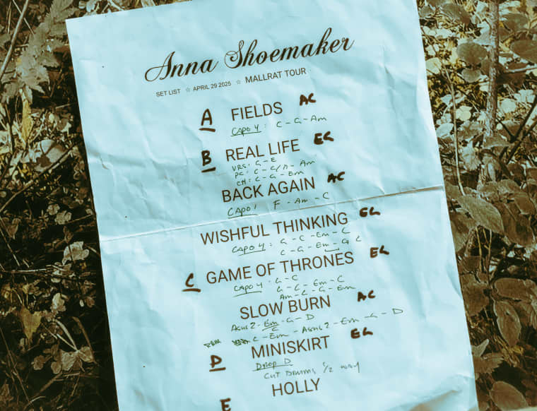 Anna Shoemaker lived her best life on tour with Mallrat