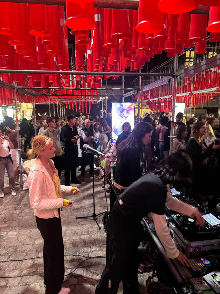 haloplus+ bring romance to the Copenhagen music scene