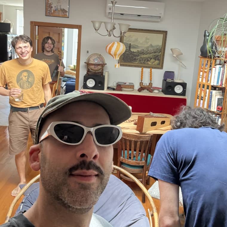 nabeel (نبيل) on Iraqi shoegaze and being an O.G. Pink fan