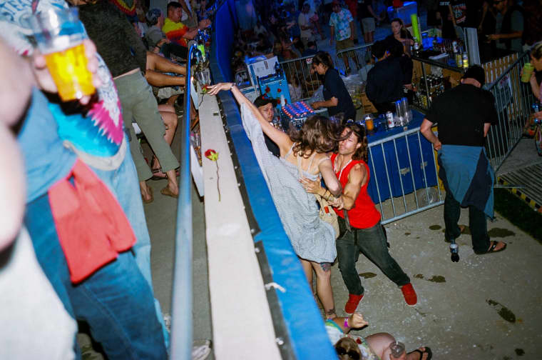 PHOTOS: Grateful Dead fans descend on Chicago - ABC7 Chicago